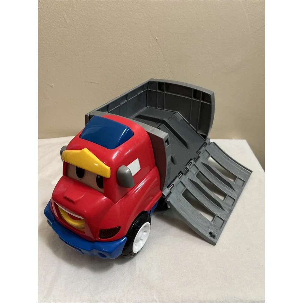 Fisher Price Little People Wheelies ZIG The Big Rig Truck Sounds Lights 2011